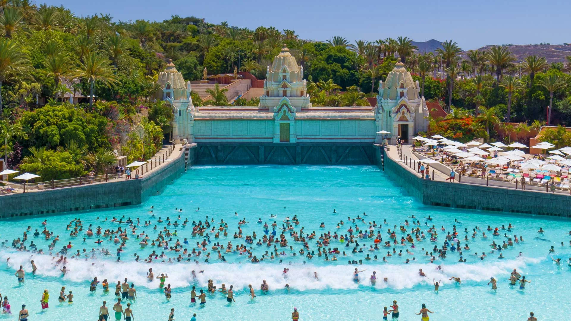 The Wave Palace - swimming pool at Siam Park