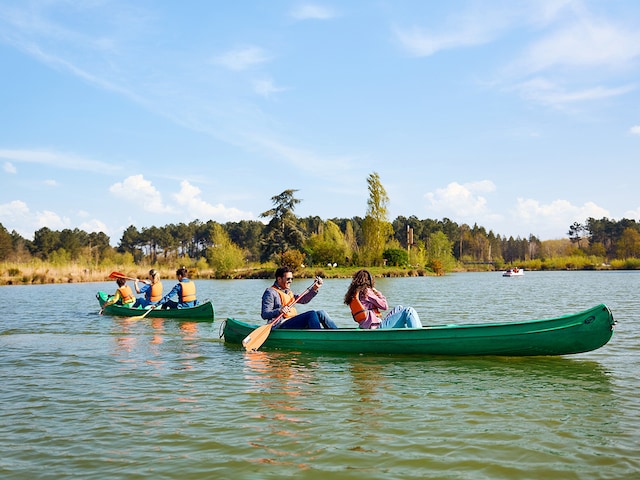 Water Activities - service area at Center Parcs De Huttenheugte: Canoe hire