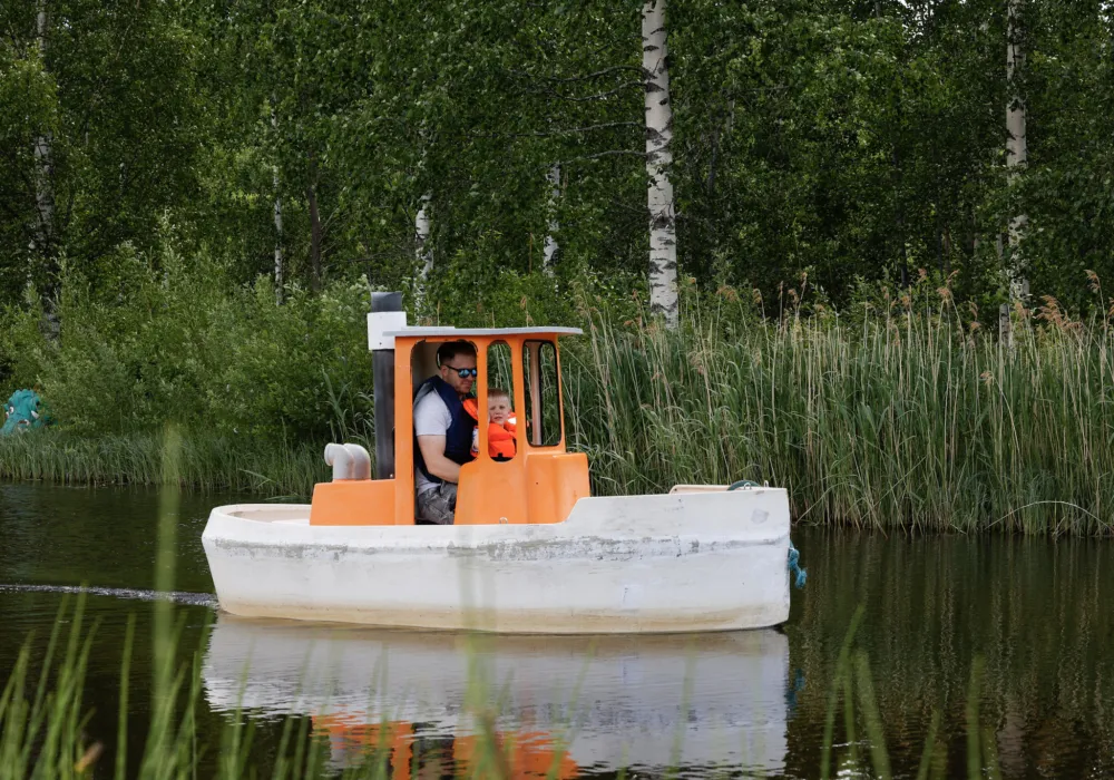 Boats - activity zone at Puuhamaa