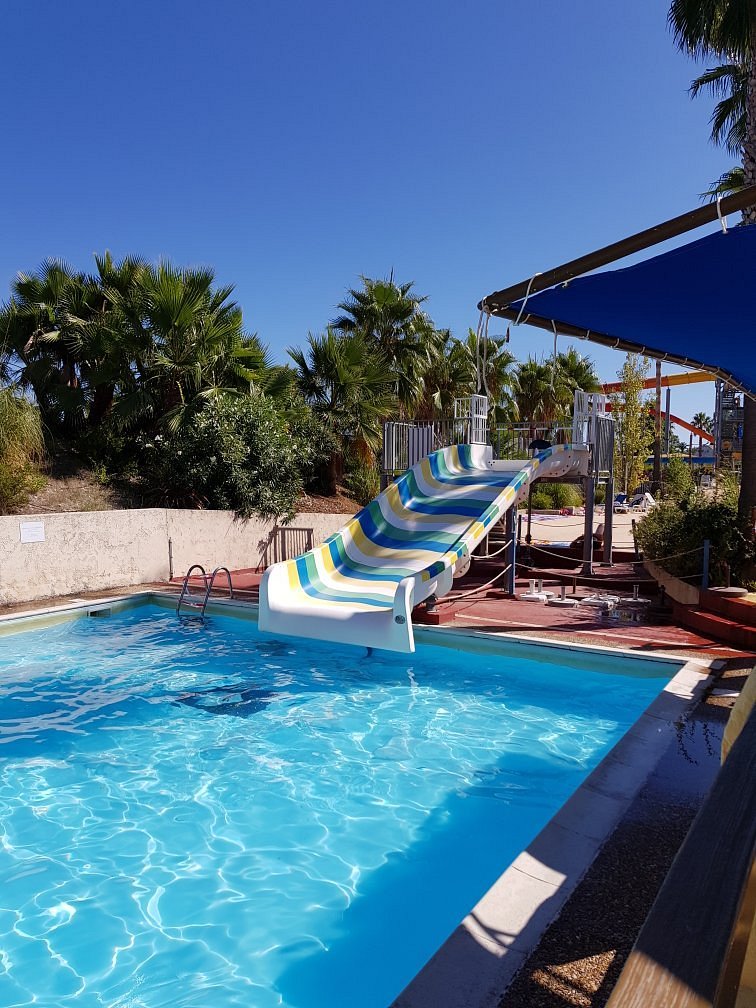 Wide Slide - water slide at Aquasplash Antibes