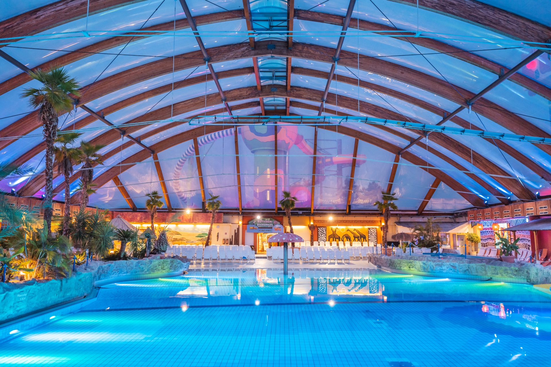 Wave Pool - swimming pool at Miramar