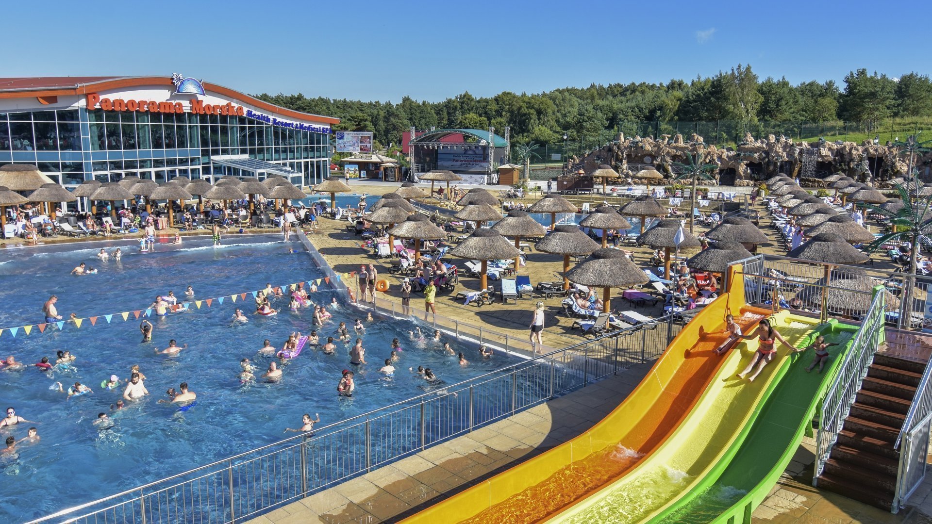 Three Racing Lanes - water slide at Panorama Morska Jarosławiec