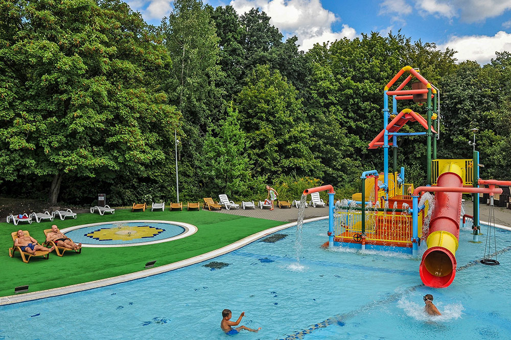 Children"s Seasonal Pool - swimming pool at Aquapark Sopot