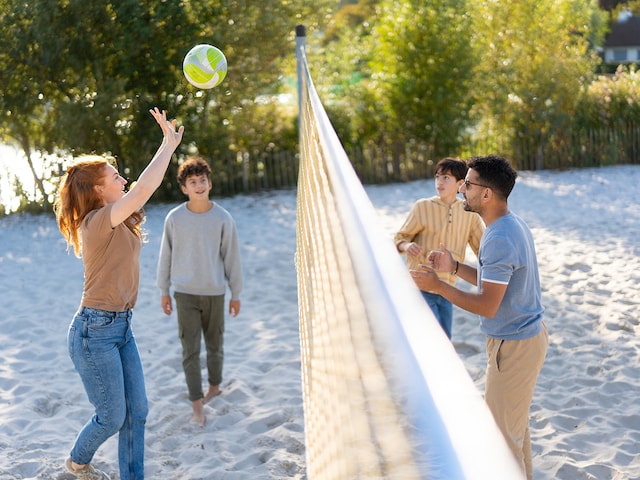 Outdoor Activities - service area at Center Parcs Oostduinkerke aan zee: Beach volleyball