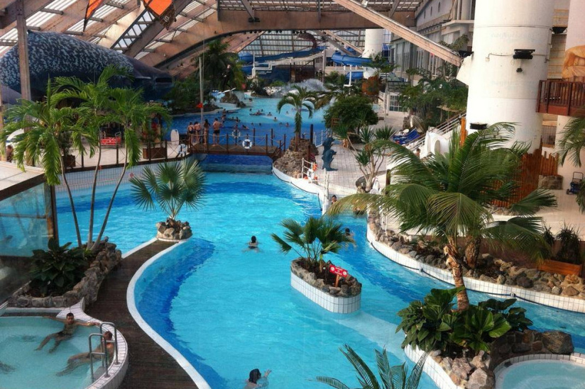 Counter-Current Rivers - swimming pool at Aquaboulevard
