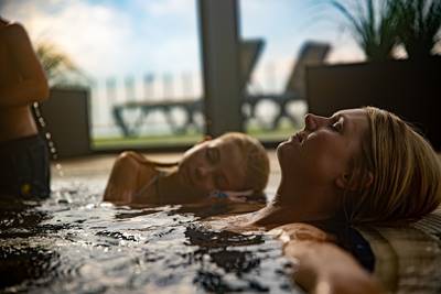 Indoor Hot Pool - swimming pool at Aquadome Søndervig