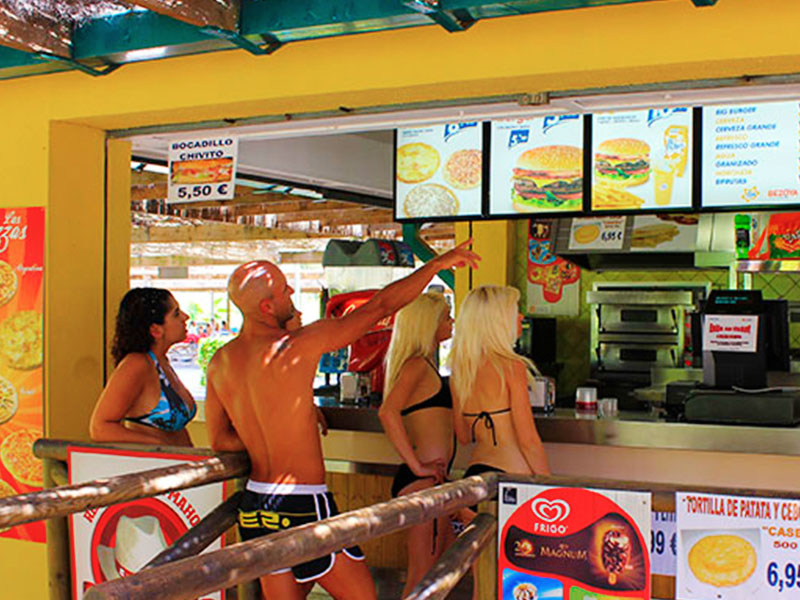 Cafeteria-Burger - restaurant (bistro) at Aquopolis Cullera