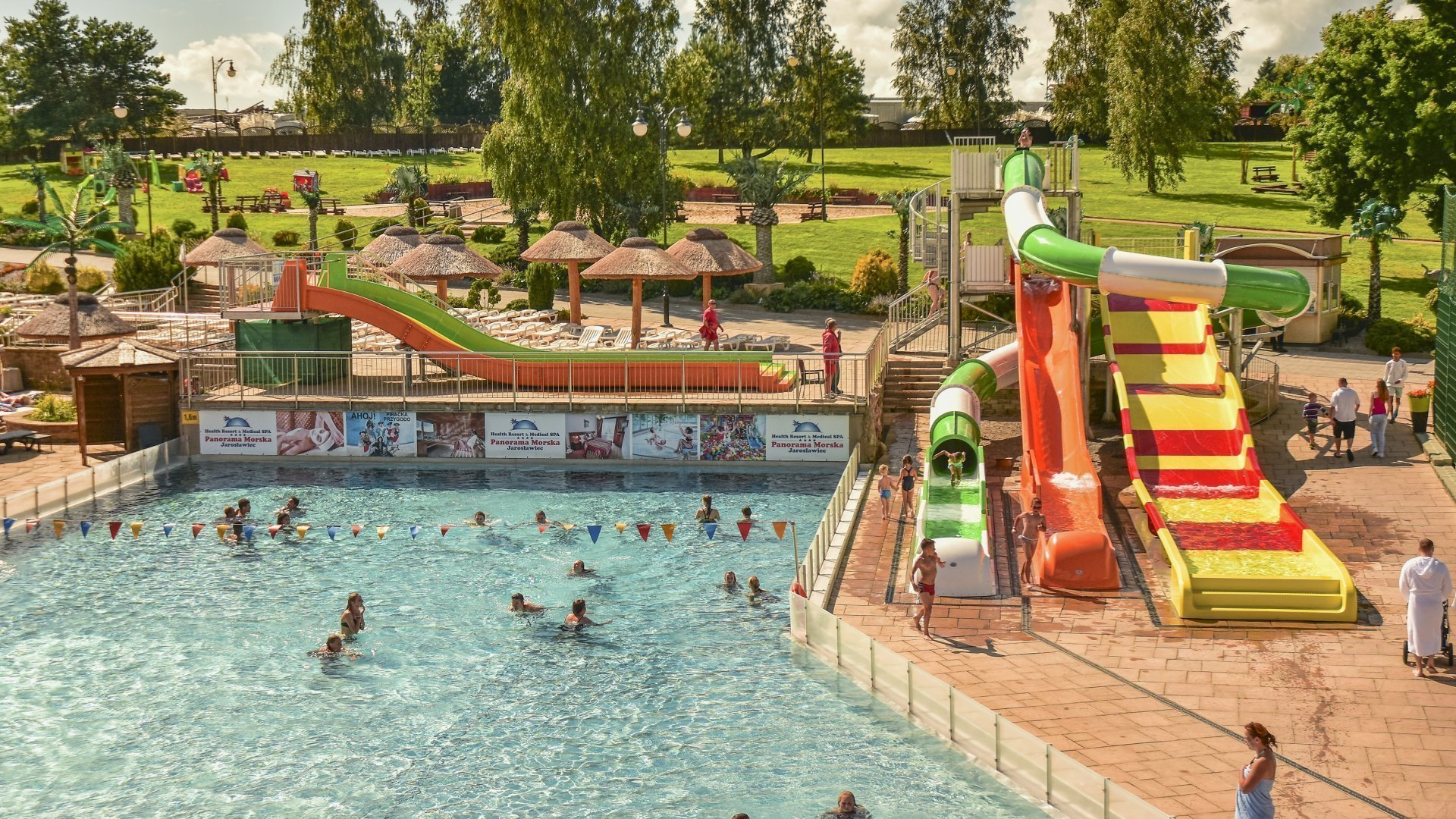 Bumpy Open Slide - water slide at Panorama Morska Jarosławiec