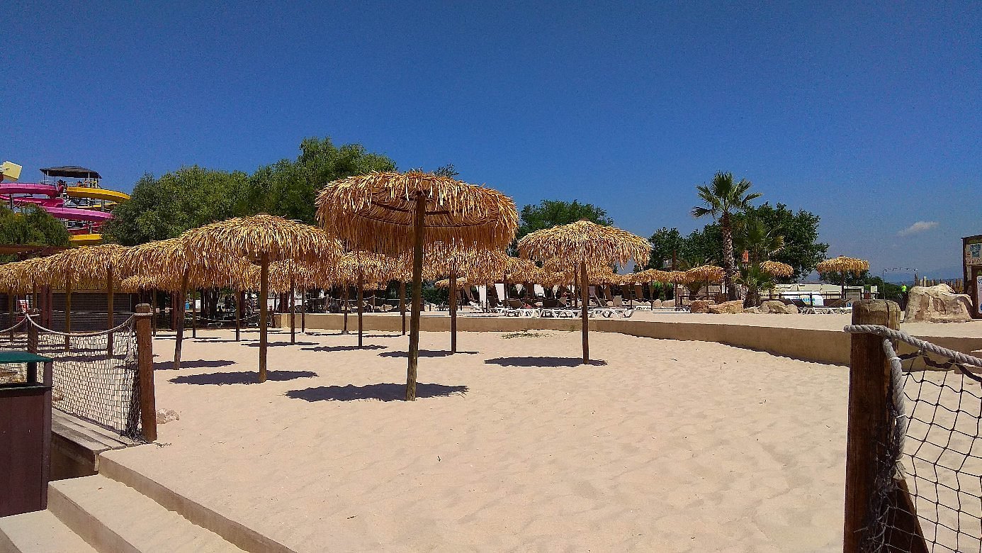 Malibu Beach - activity zone at Aquópolis Villanueva de la Cañada