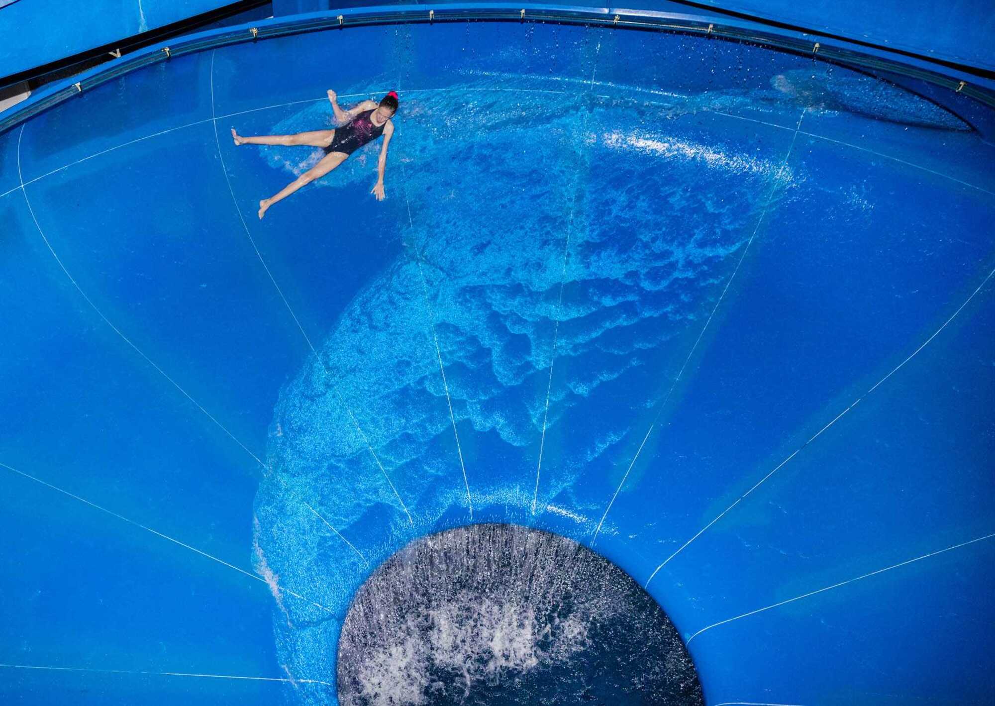 Spacebowl Tornado - water slide at Centrum Babylon