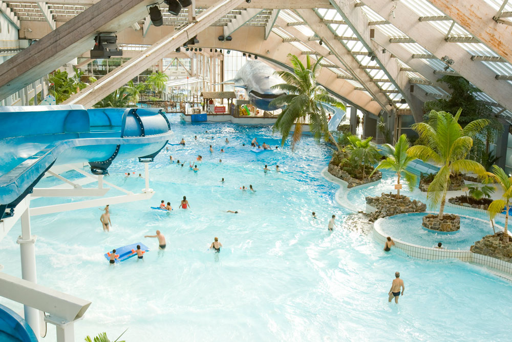 Wave Pool  - swimming pool at Aquaboulevard