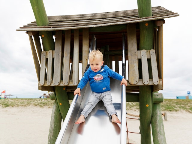 Games&Entertainment - activity zone at Center Parcs Park Nordseekuste: Playground