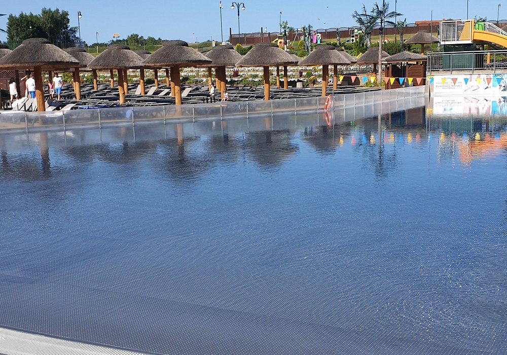 Outdoor Wave Pool - swimming pool at Panorama Morska Jarosławiec