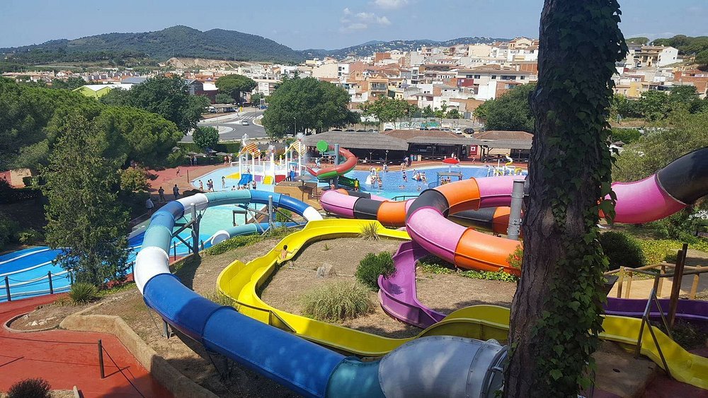 Super Slalom - water slide at Marineland Catalunya