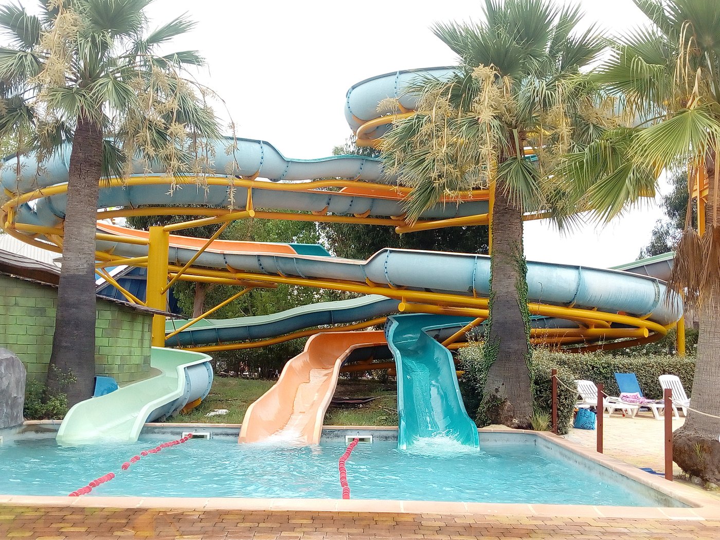 Triple Tour - water slide at Aquasplash Antibes