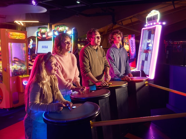 Indoor Activities - service area at Center Parcs Park Bostalsee: Gametown