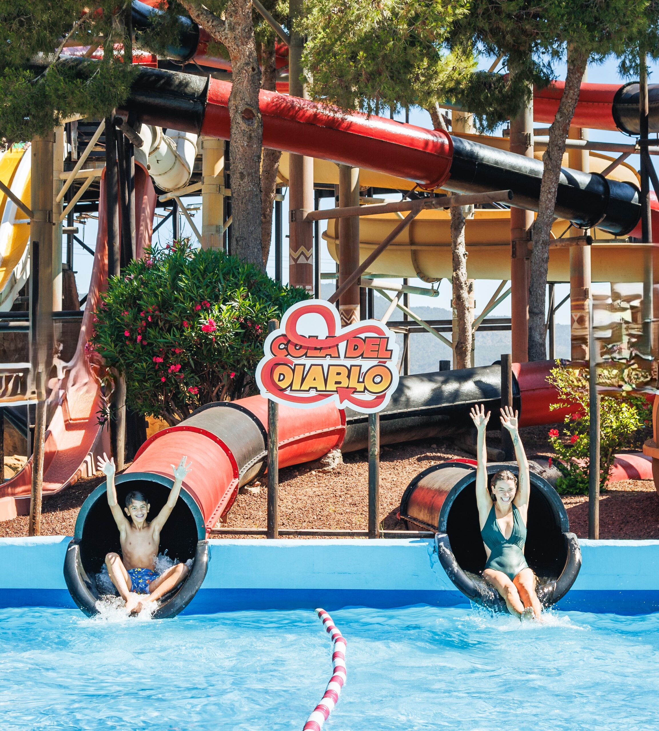 Cola del Diablo - water slide at Western Water Park