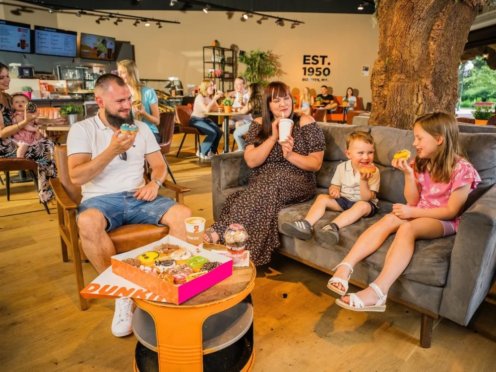 Dunkin" Parkcafé - restaurant (bistro) at Holiday Park Germany