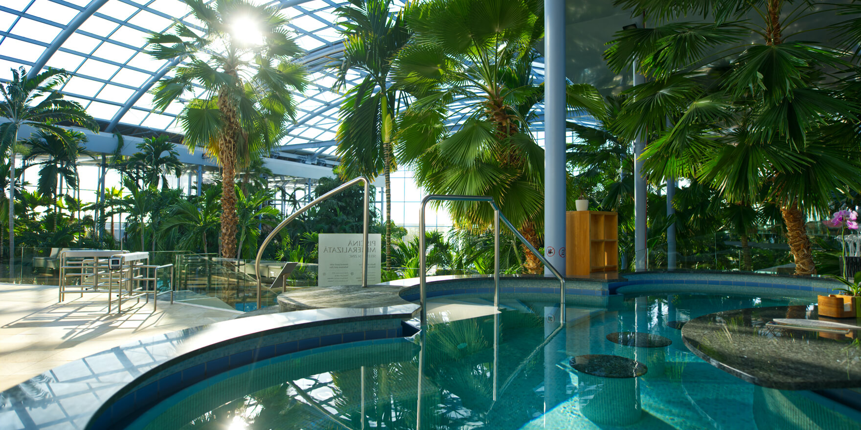 Se&Zn pool bar - restaurant (bistro) at Therme Bucharest