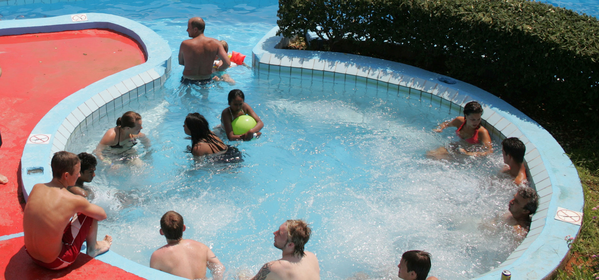 Hydromassage - swimming pool at Acqua Plus