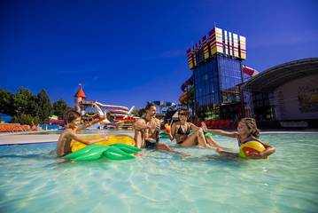 Thermal Pool - swimming pool at Tatralandia