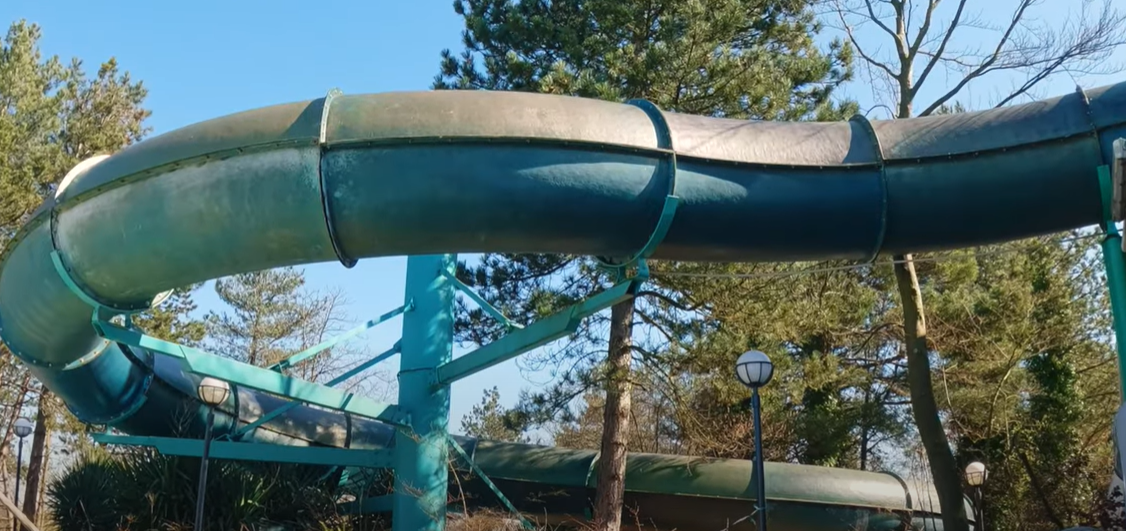 Groene glijbaan - water slide at Center Parcs De Vossemeren