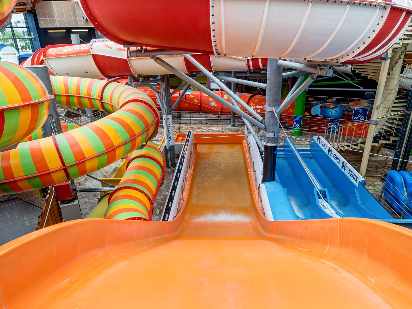 Skluzavka oranžová - water slide at Aquapalace Prague