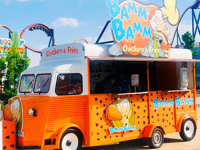 Bamm Bamm Chicken & Fries - restaurant (bistro) at Parque Warner Beach