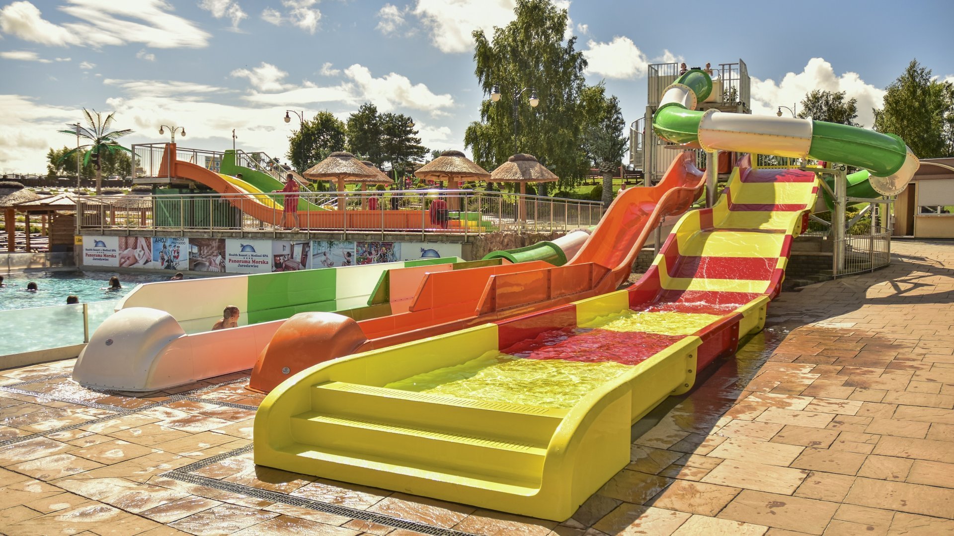 Twisted Covered Tube - water slide at Panorama Morska Jarosławiec