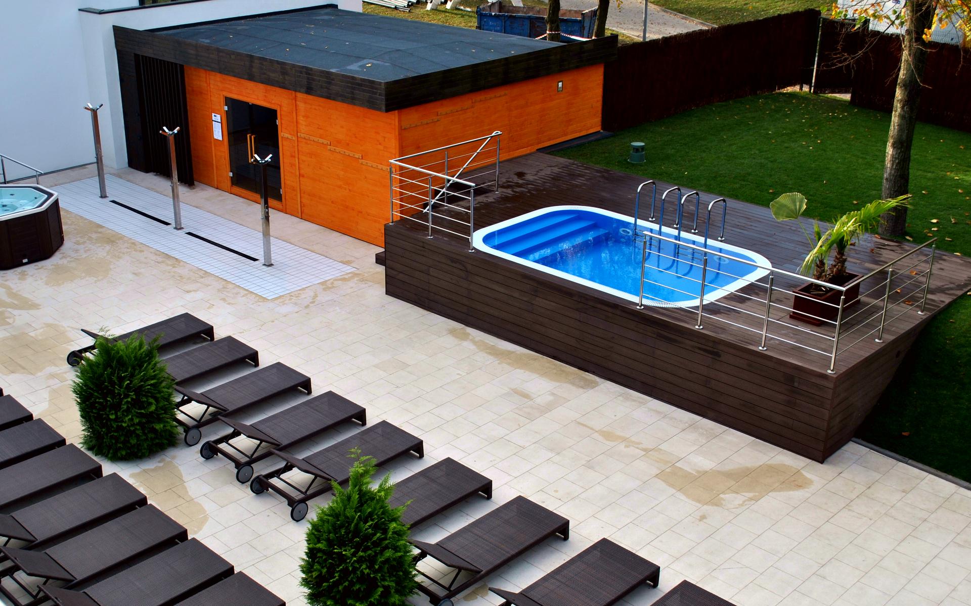 Outdoor Terrace - wellness area at Aquapark Fala Łodz