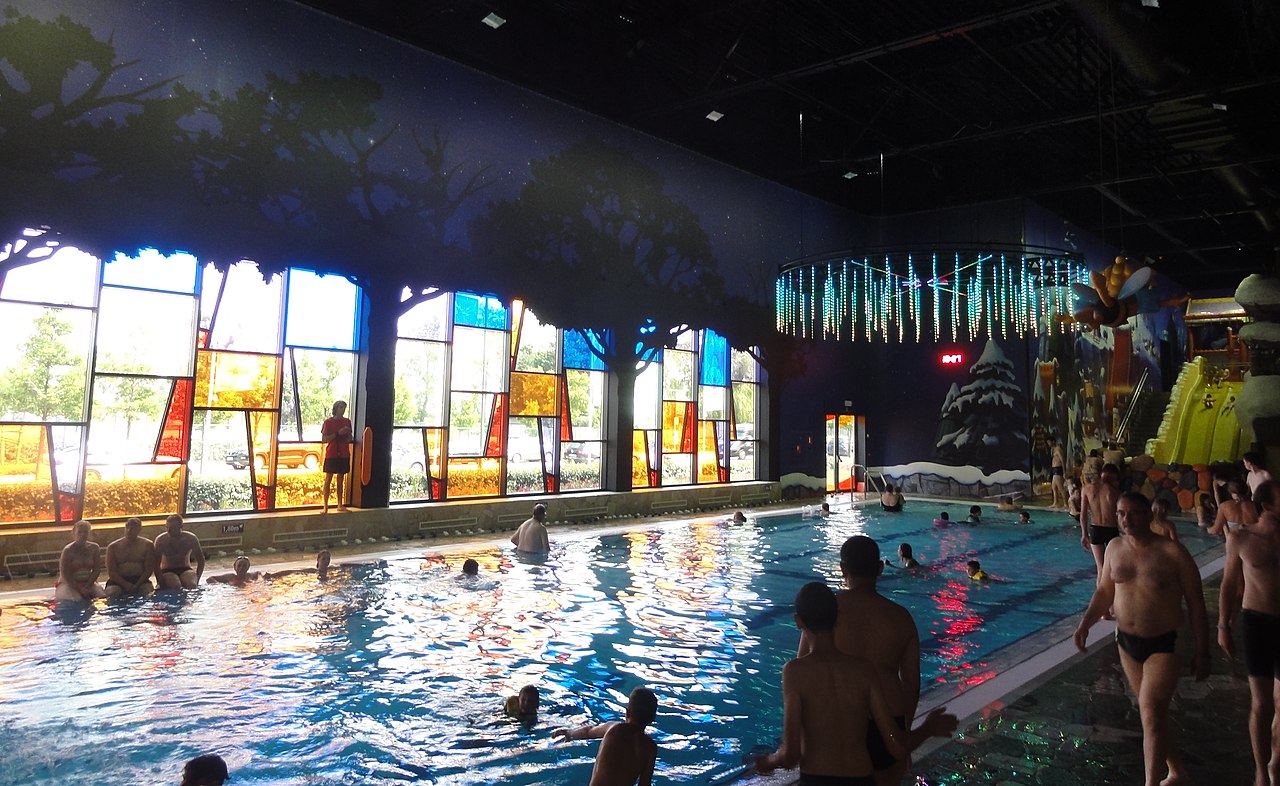 Disco Bath - swimming pool at Plopsaqua De Panne