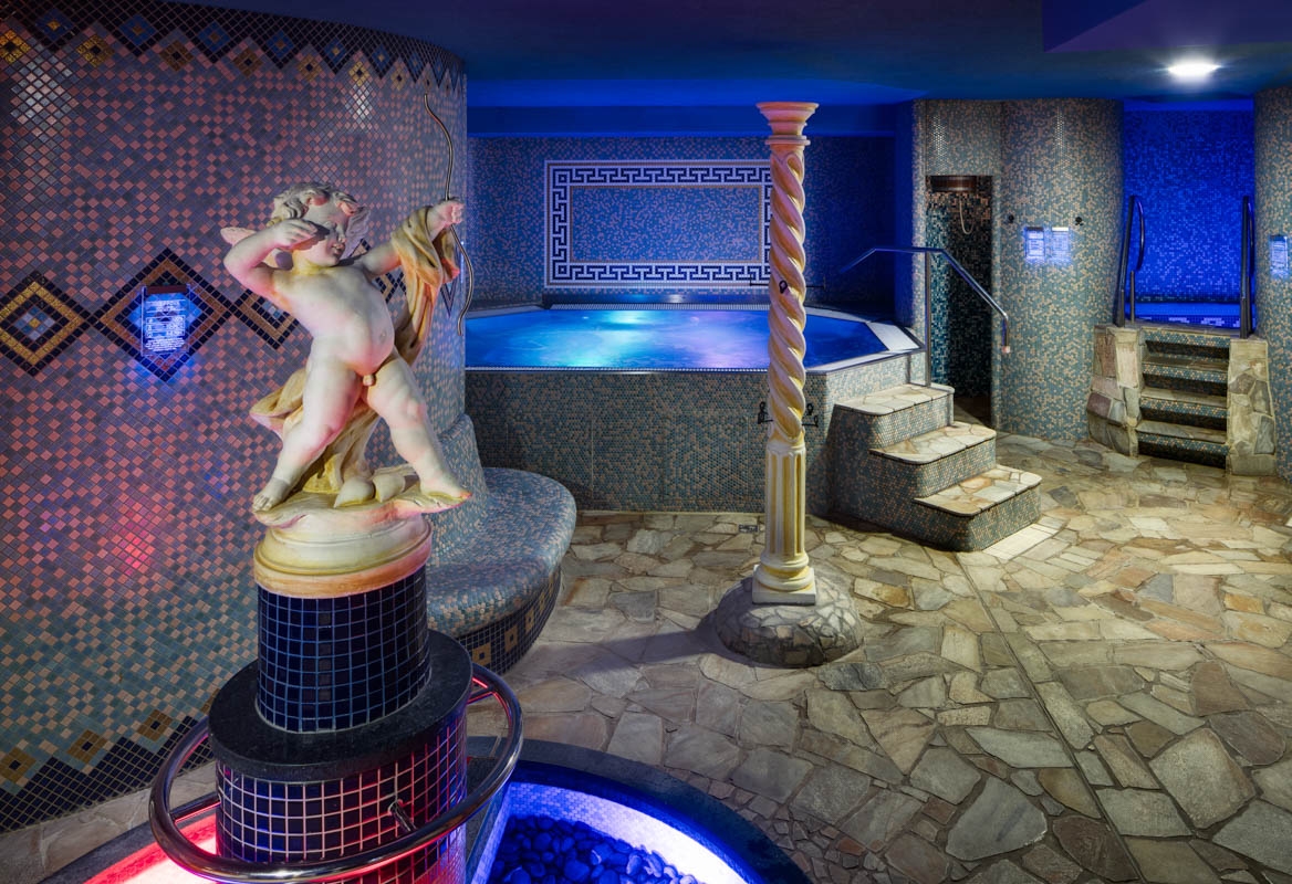 Whirpools - swimming pool at Centrum Babylon