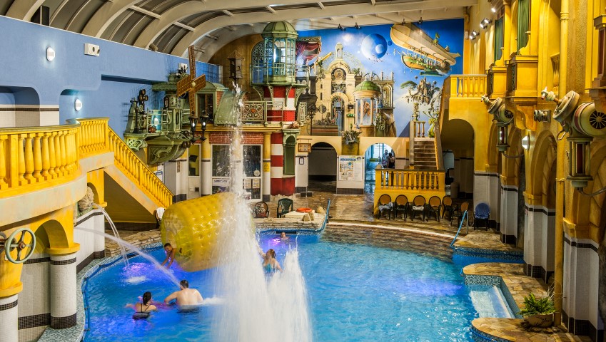 Wave Pool - swimming pool at Centrum Babylon