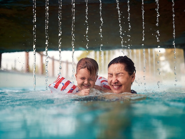 Outdoor pool - swimming pool at Center Parcs De Huttenheugte