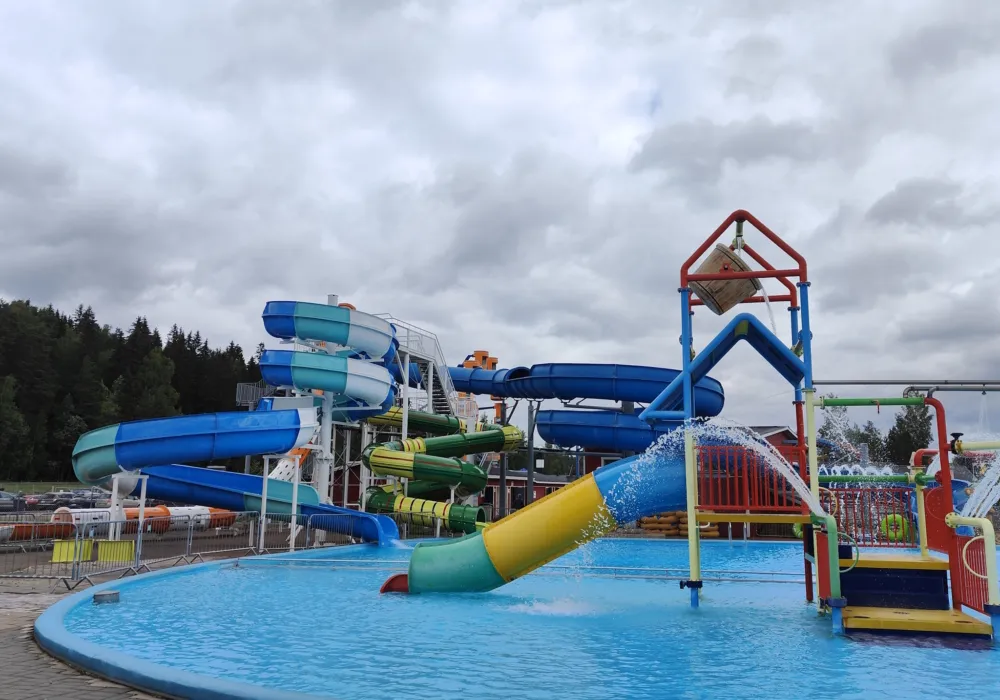 Loisteputki - water slide at Puuhamaa